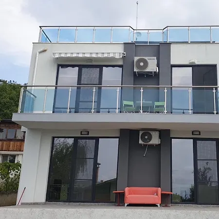 Holiday home Ray Seaview Guest House. уютный домик в варне *