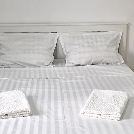 Ray Seaview Guest House. уютный домик в варне